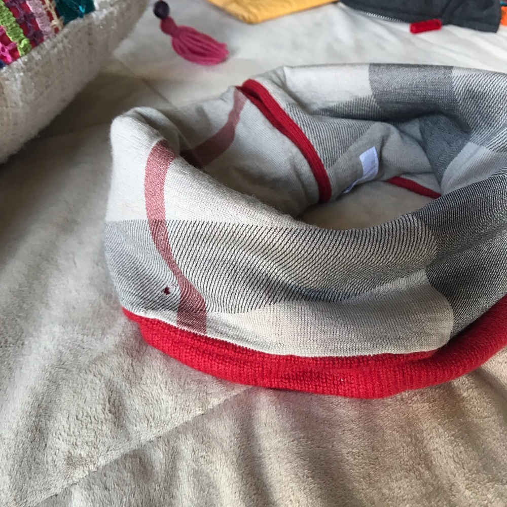 Beautiful Burberry 💯% Authentic snood ❤️